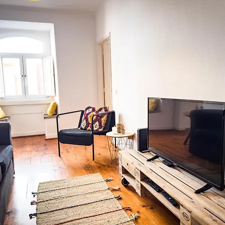 Superb 3 Bedroom - Beachfront - Old Town Cascais