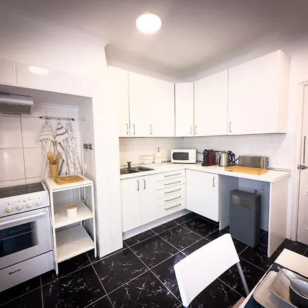 Superb 3 Bedroom - Beachfront - Old Town Apartmán