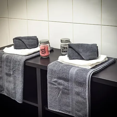 Superb 3 Bedroom - Beachfront - Old Town Apartmán *