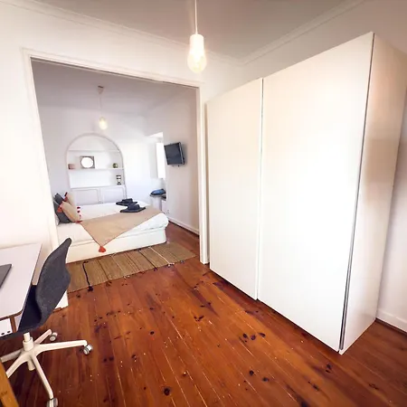 Superb 3 Bedroom - Beachfront - Old Town *