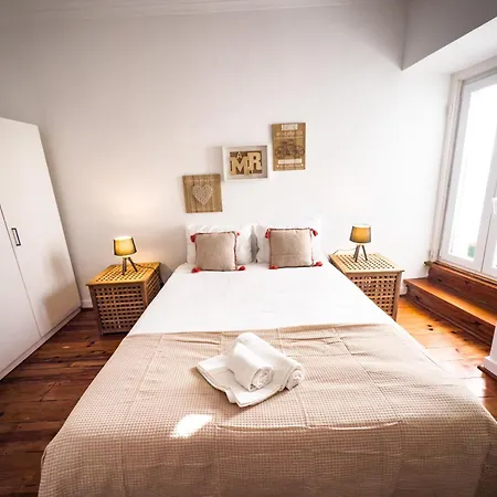 Superb 3 Bedroom - Beachfront - Old Town *