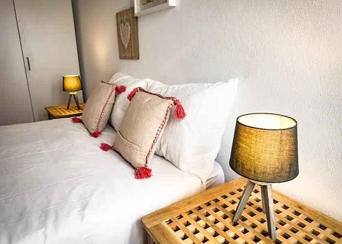 Superb 3 Bedroom - Beachfront - Old Town