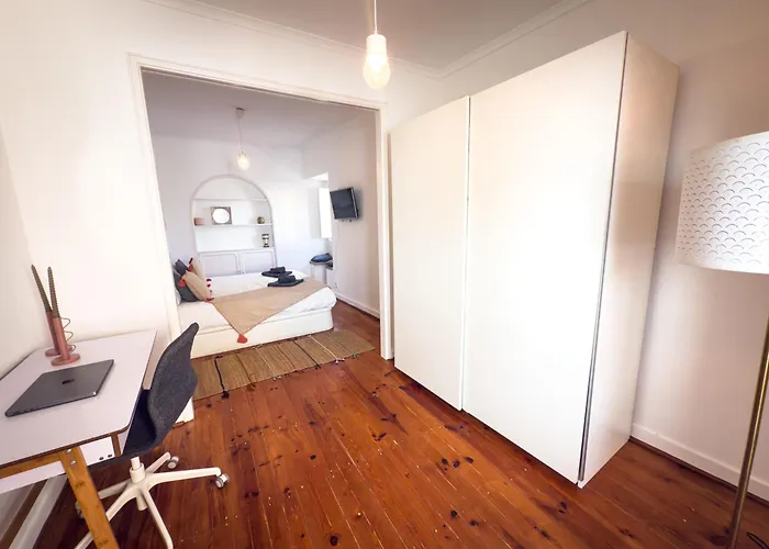 Superb 3 Bedroom - Beachfront - Old Town *