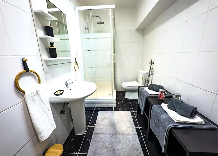 Superb 3 Bedroom - Beachfront - Old Town * Κασκαΐς