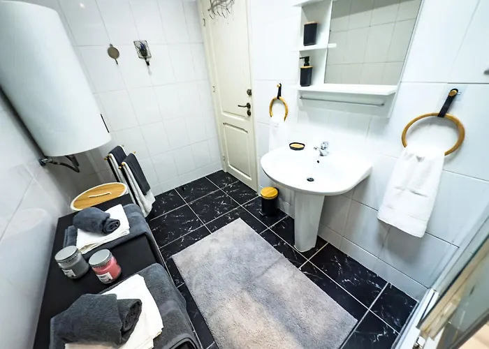 Superb 3 Bedroom - Beachfront - Old Town Διαμέρισμα