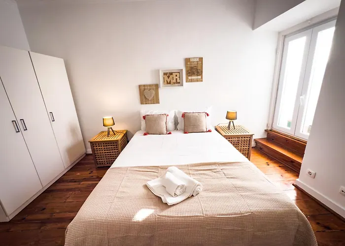 Superb 3 Bedroom - Beachfront - Old Town *