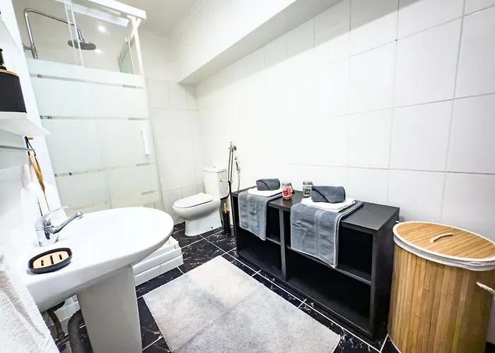 Superb 3 Bedroom - Beachfront - Old Town