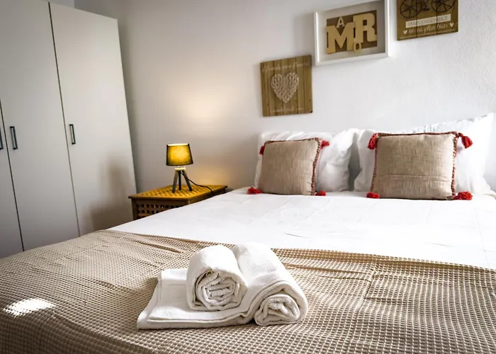 Superb 3 Bedroom - Beachfront - Old Town Διαμέρισμα *