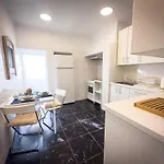 Superb 3 Bedroom - Beachfront - Old Town