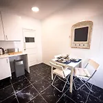 Superb 3 Bedroom - Beachfront - Old Town Appartement *