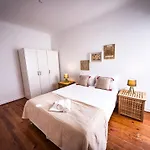 Appartement Superb 3 Bedroom - Beachfront - Old Town *