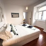Superb 3 Bedroom - Beachfront - Old Town