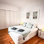 Superb 3 Bedroom - Beachfront - Old Town Appartement *