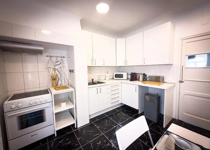 Superb 3 Bedroom - Beachfront - Old Town Daire