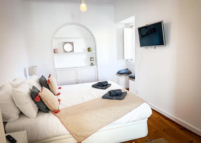 Superb 3 Bedroom - Beachfront - Old Town Cascais