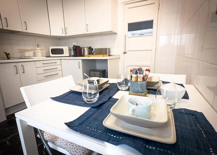Daire Superb 3 Bedroom - Beachfront - Old Town